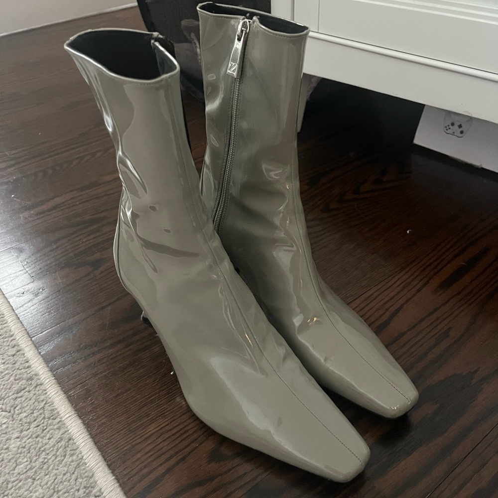 SAGE BOOTS SIZE 8